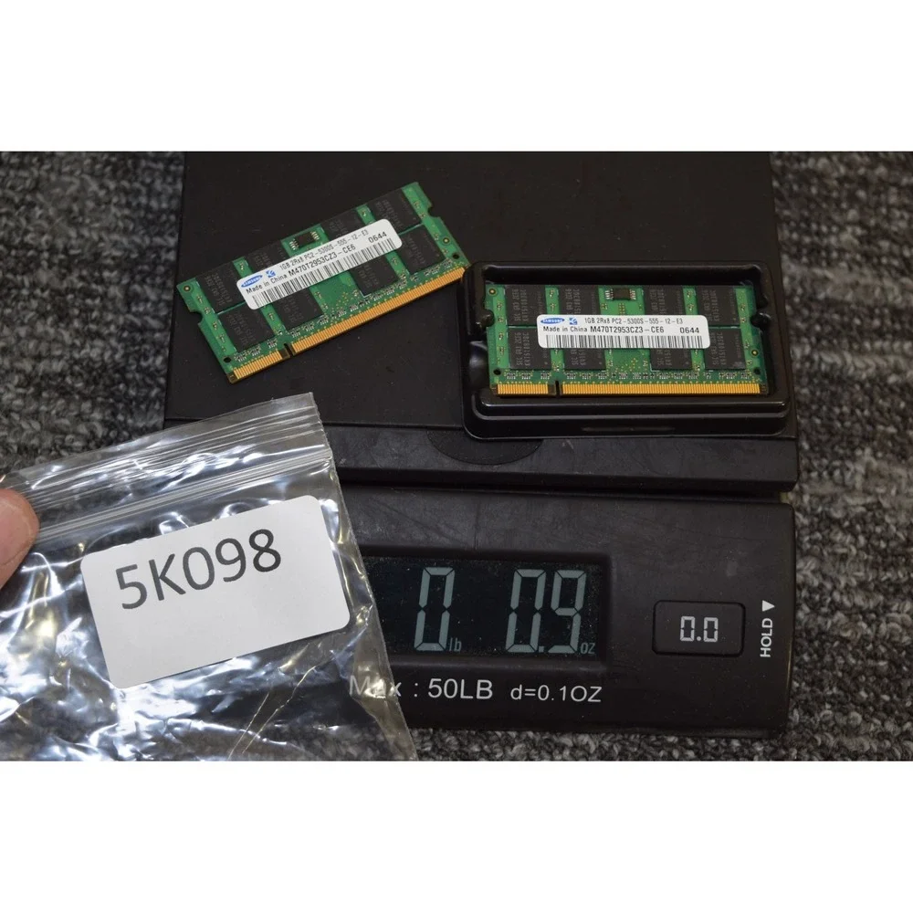 2 - Samsung M470T2953CZ3-CE6 1GB RAM